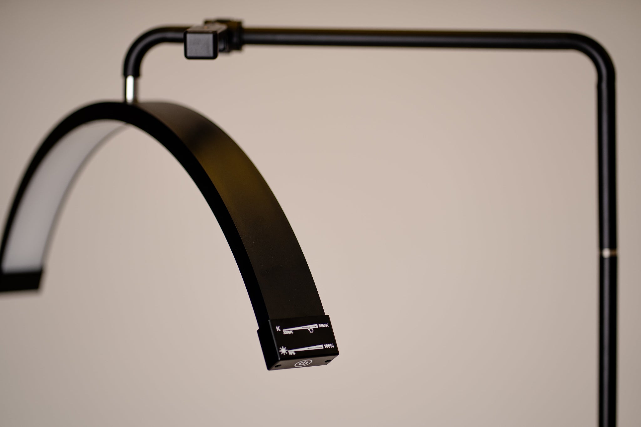 Lámpara cosmética media luna negra