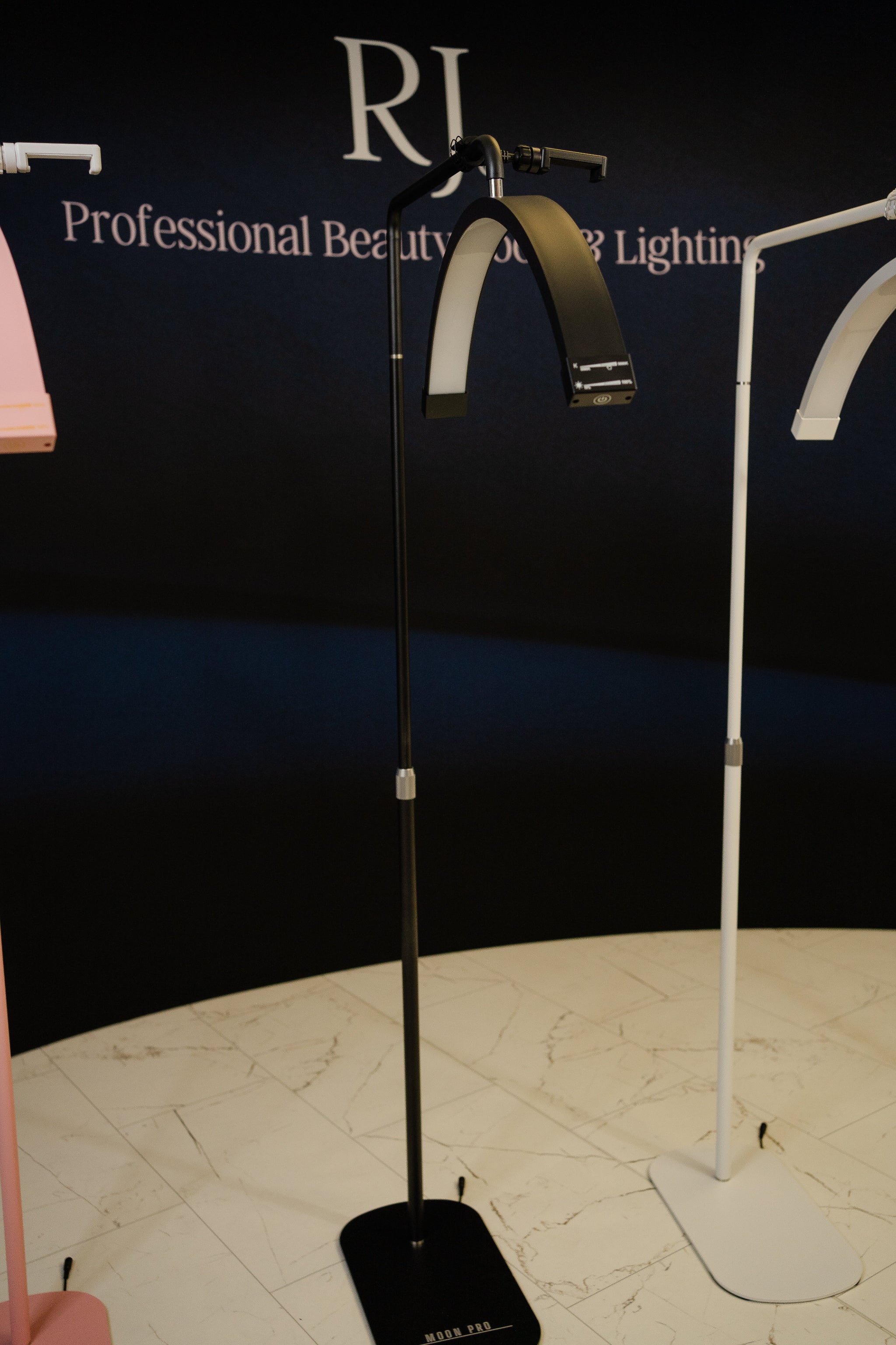 Luz negra Half Moon para esteticistas