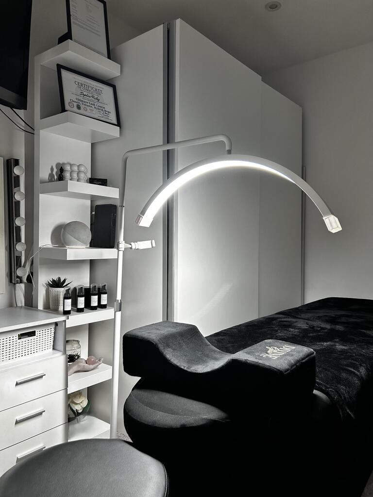 sala de belleza luz de media luna