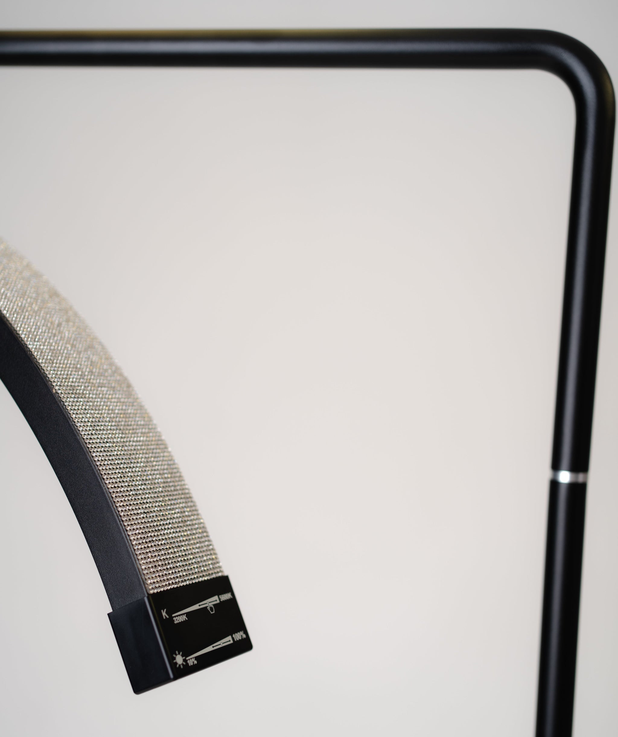 Lámpara de media luna con diamante negro