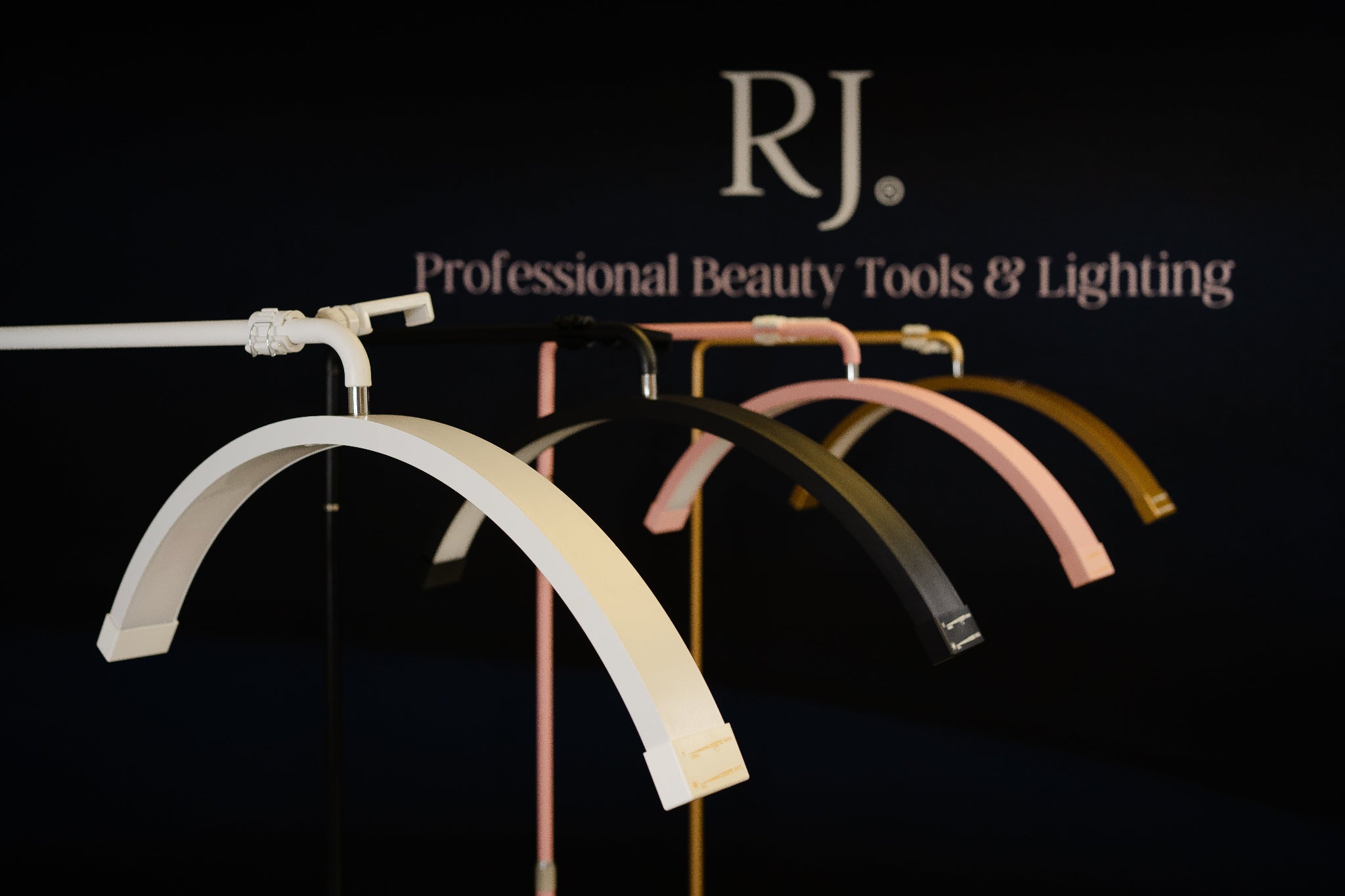 Lámpara Half Moon - Luz profesional para belleza 28” | RJ Moon Pro