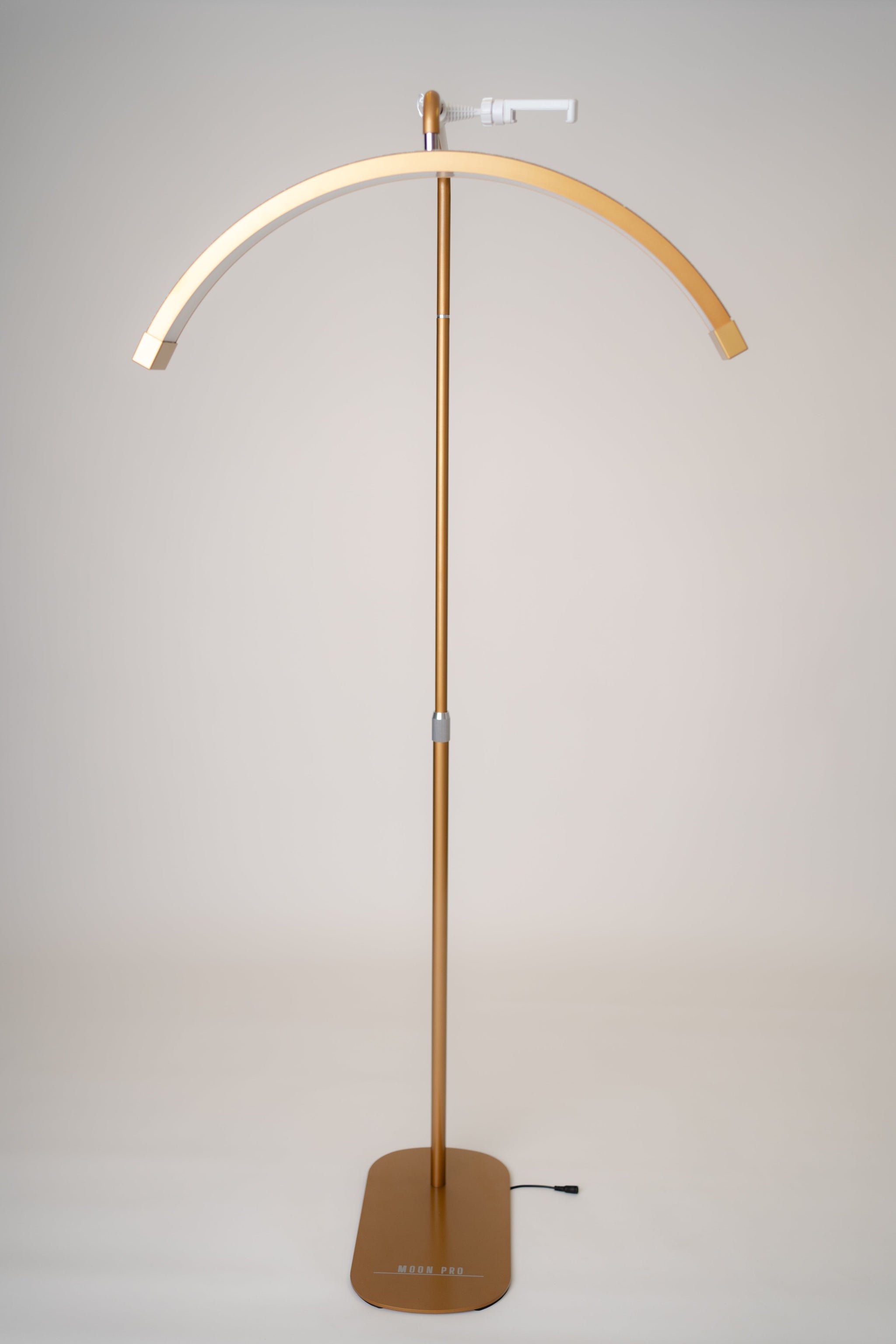 Lámpara cosmética dorada 