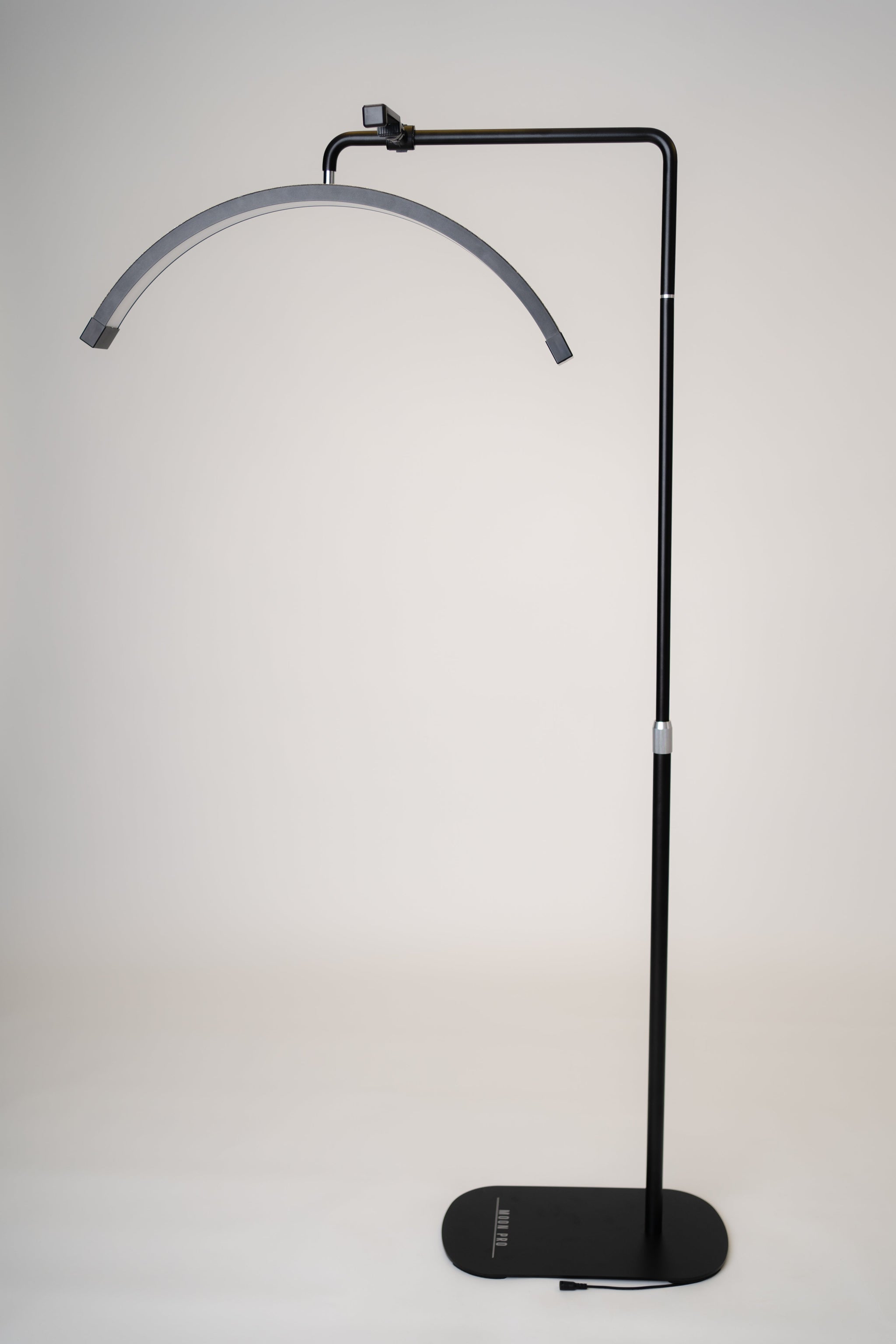 Luz LED profesional de media luna para belleza