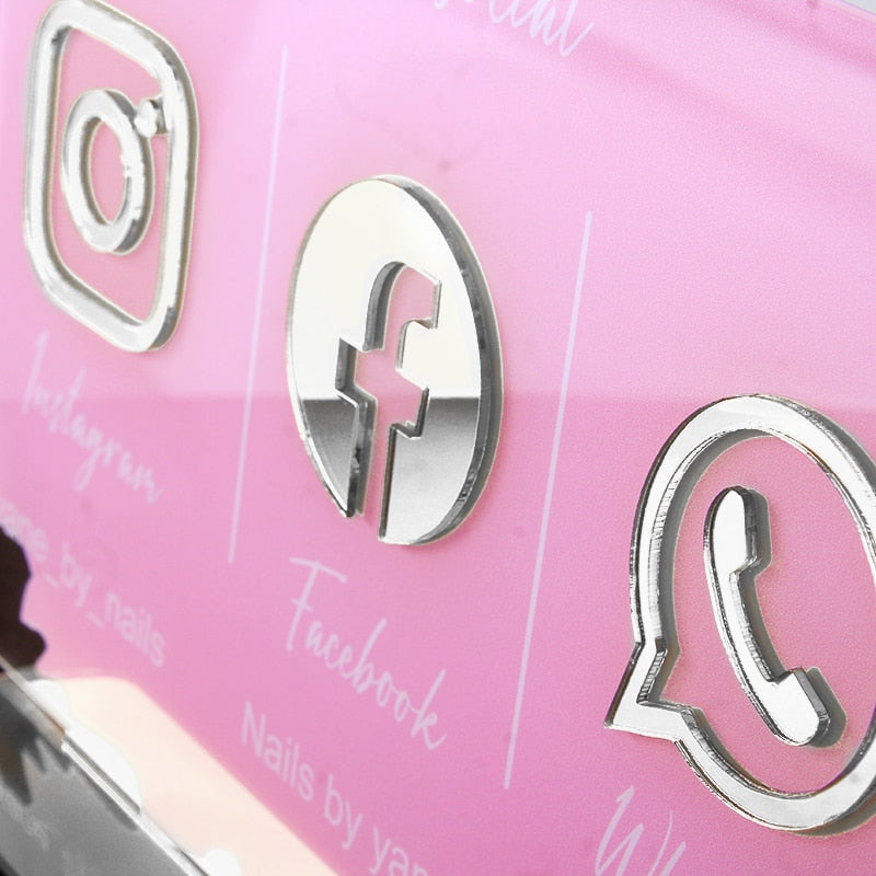 Cartel personalizado para redes sociales empresariales - Triple icono